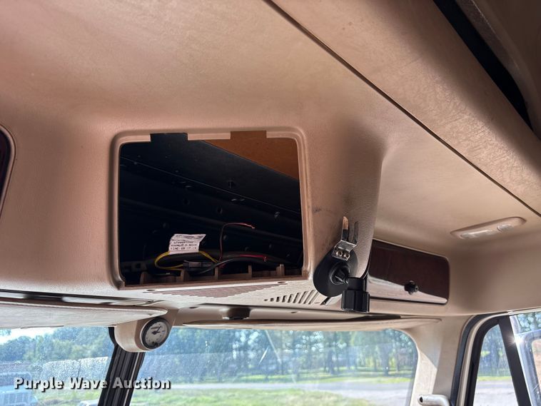 image for item ET7052 2011 Freightliner Coronado semi truck