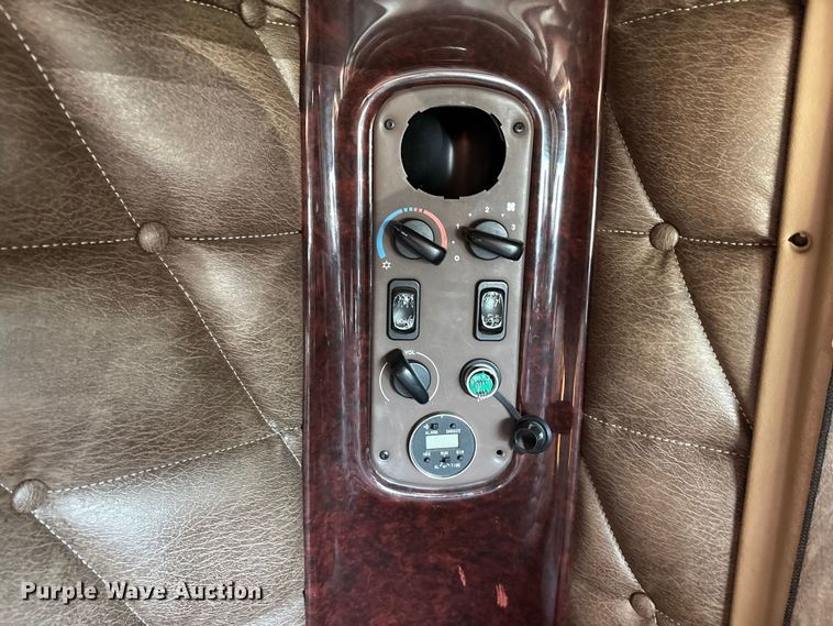 image for item ET7052 2011 Freightliner Coronado semi truck