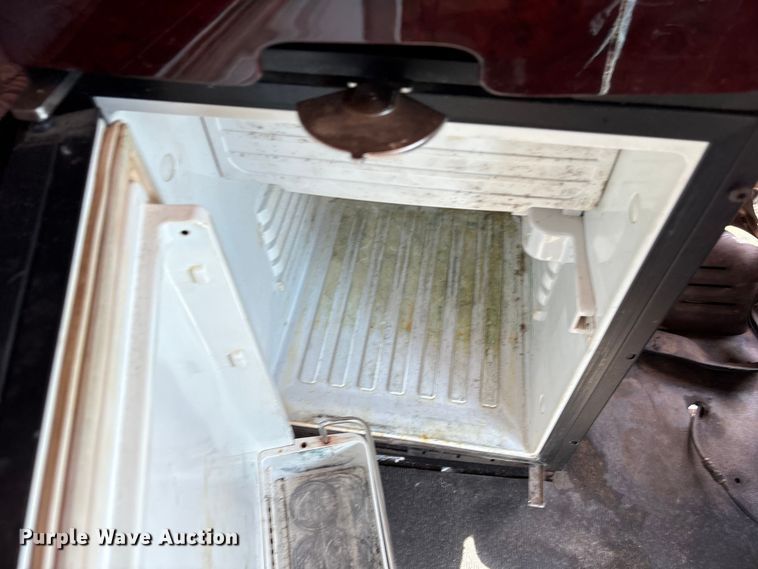 image for item ET7052 2011 Freightliner Coronado semi truck