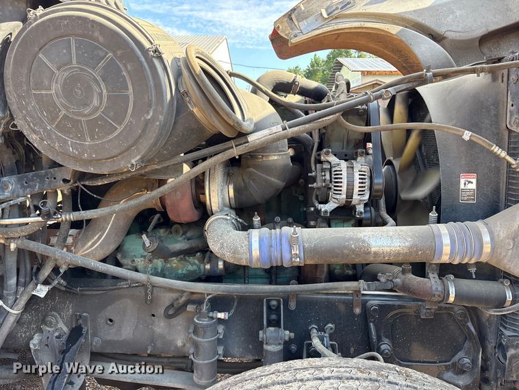 image for item ET7052 2011 Freightliner Coronado semi truck