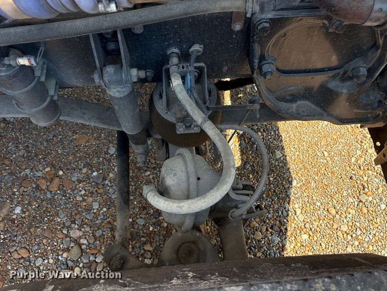 image for item ET7052 2011 Freightliner Coronado semi truck