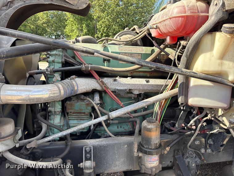 image for item ET7052 2011 Freightliner Coronado semi truck