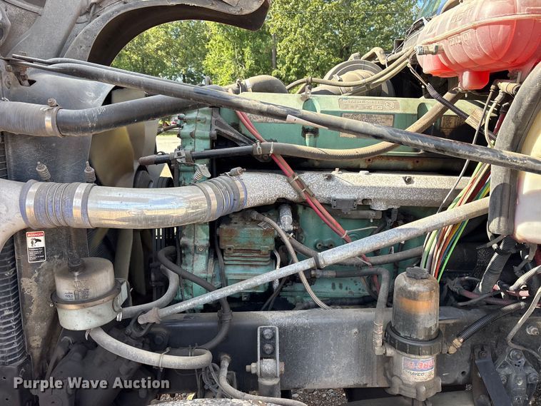 image for item ET7052 2011 Freightliner Coronado semi truck