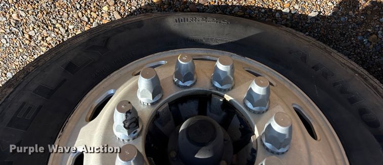 image for item ET7052 2011 Freightliner Coronado semi truck