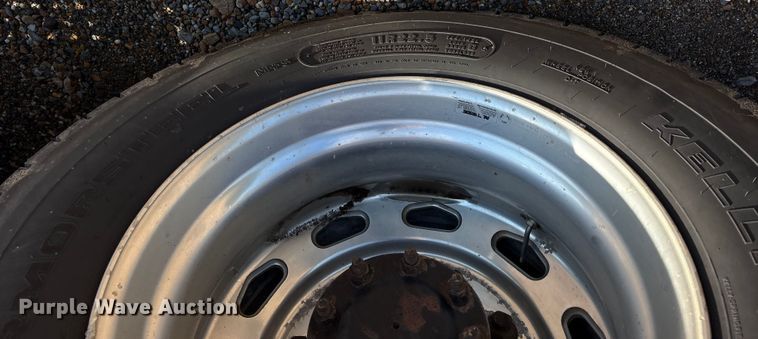 image for item ET7052 2011 Freightliner Coronado semi truck