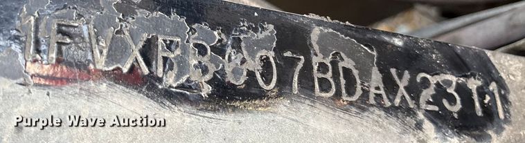 image for item ET7052 2011 Freightliner Coronado semi truck