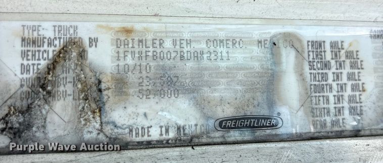 image for item ET7052 2011 Freightliner Coronado semi truck