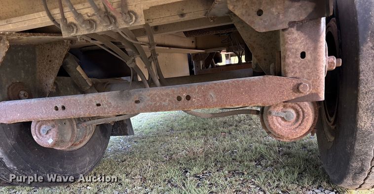 image for item ET7053 2013 Fontaine HCR5222WSA Revolution 52 flatbed trailer