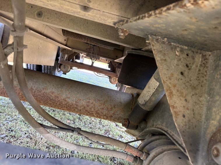 image for item ET7053 2013 Fontaine HCR5222WSA Revolution 52 flatbed trailer