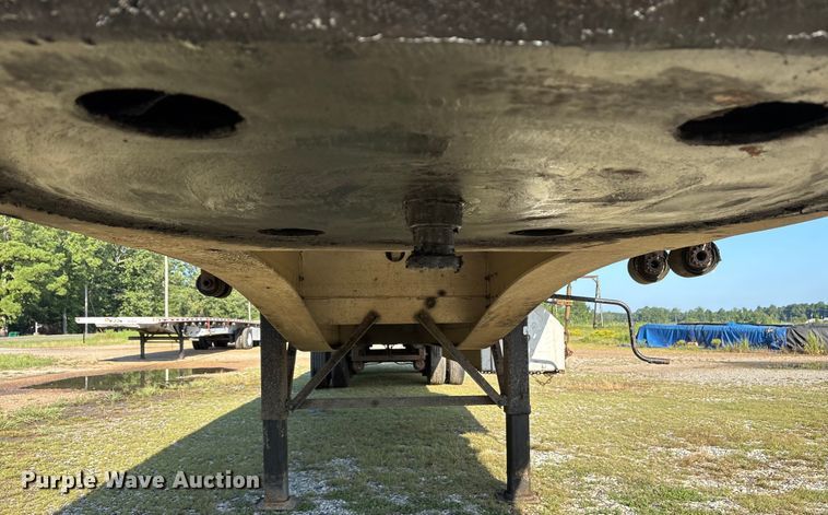 image for item ET7053 2013 Fontaine HCR5222WSA Revolution 52 flatbed trailer