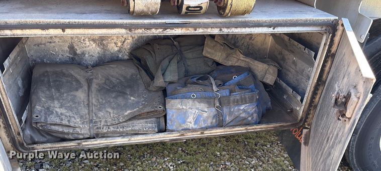 image for item ET7053 2013 Fontaine HCR5222WSA Revolution 52 flatbed trailer