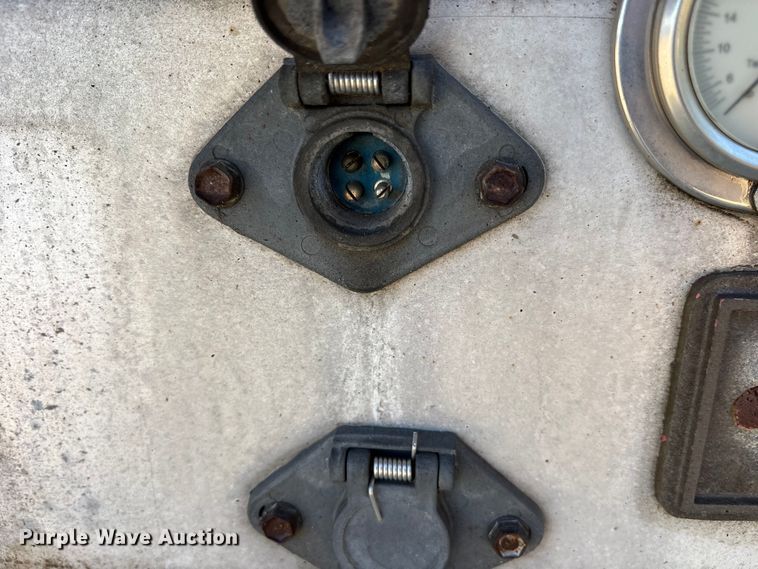 image for item ET7053 2013 Fontaine HCR5222WSA Revolution 52 flatbed trailer