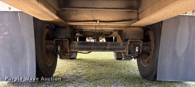 image for item ET7053 2013 Fontaine HCR5222WSA Revolution 52 flatbed trailer