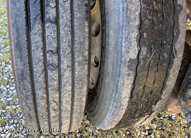 image for item ET7053 2013 Fontaine HCR5222WSA Revolution 52 flatbed trailer