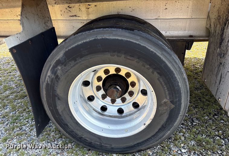 image for item ET7053 2013 Fontaine HCR5222WSA Revolution 52 flatbed trailer