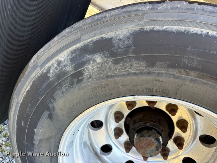 image for item ET7053 2013 Fontaine HCR5222WSA Revolution 52 flatbed trailer