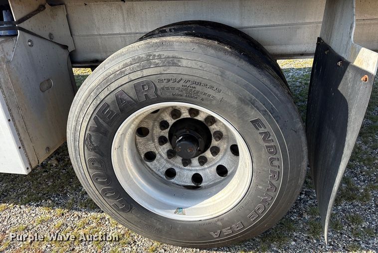 image for item ET7053 2013 Fontaine HCR5222WSA Revolution 52 flatbed trailer