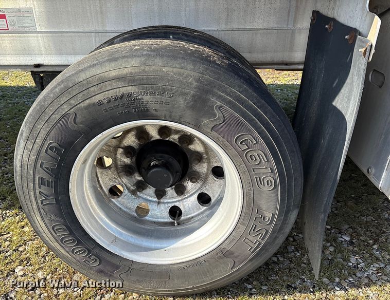 image for item ET7053 2013 Fontaine HCR5222WSA Revolution 52 flatbed trailer