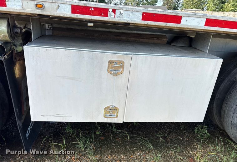 image for item ET7054 2015 Fontaine HCR5222WSA Revolution 52 flatbed trailer