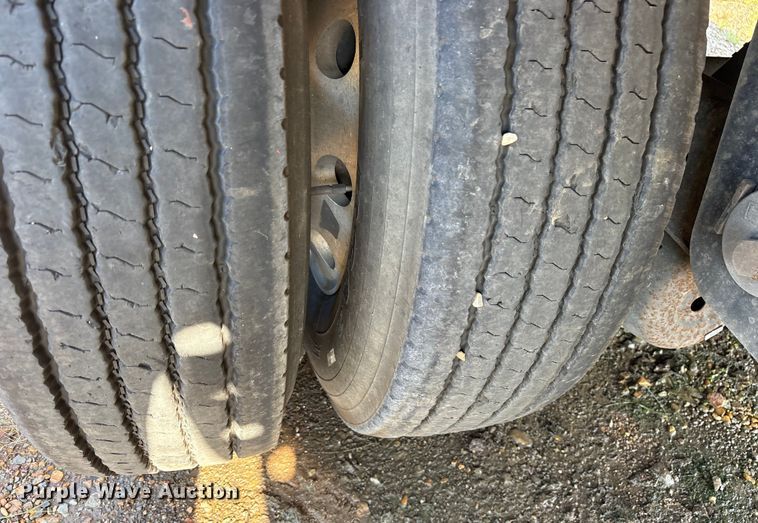 image for item ET7054 2015 Fontaine HCR5222WSA Revolution 52 flatbed trailer