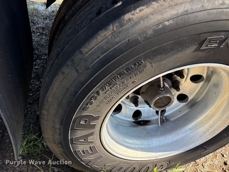 image for item ET7054 2015 Fontaine HCR5222WSA Revolution 52 flatbed trailer