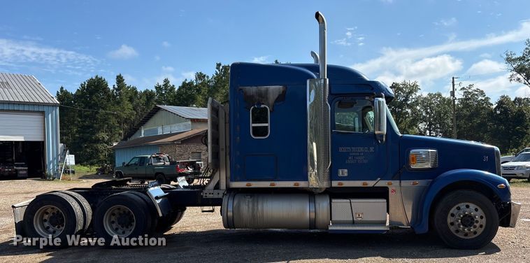 image for item ET7056 2015 Freightliner Coronado semi truck