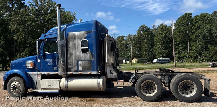 image for item ET7056 2015 Freightliner Coronado semi truck