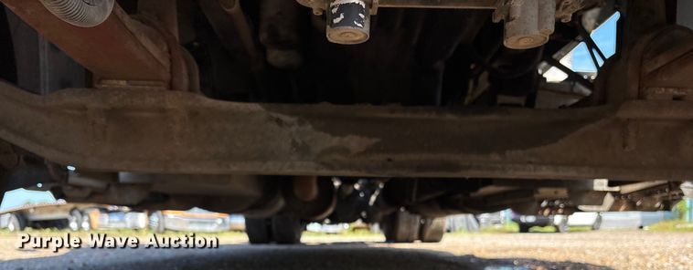 image for item ET7056 2015 Freightliner Coronado semi truck