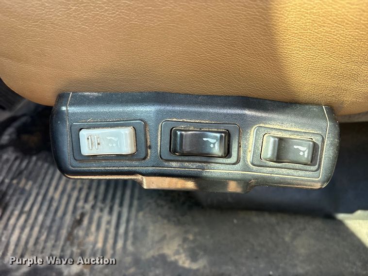 image for item ET7056 2015 Freightliner Coronado semi truck