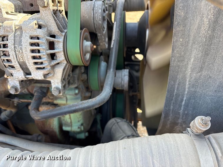 image for item ET7056 2015 Freightliner Coronado semi truck