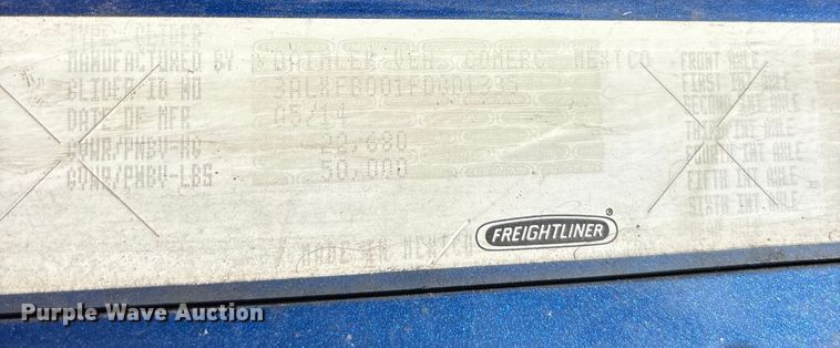 image for item ET7056 2015 Freightliner Coronado semi truck