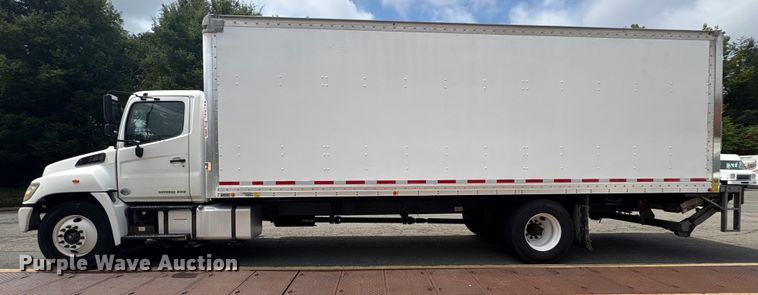 image for item ET8518 2017 Hino 268 box truck
