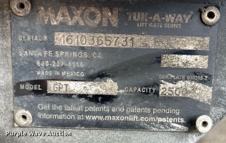 image for item ET8518 2017 Hino 268 box truck