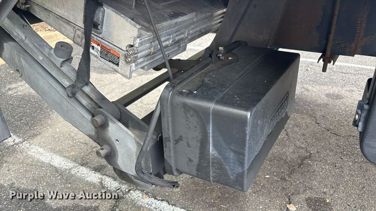 image for item ET8518 2017 Hino 268 box truck