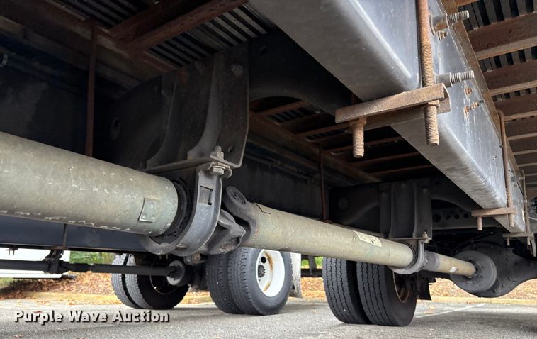 image for item ET8518 2017 Hino 268 box truck