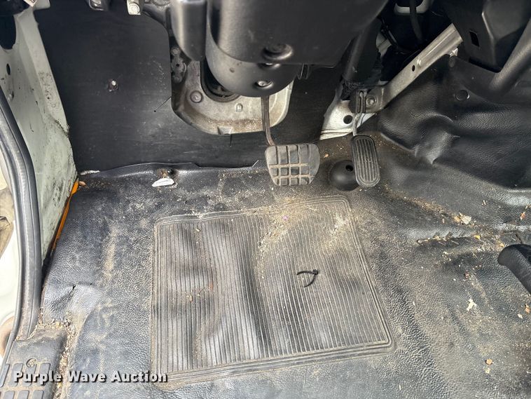 image for item ET8518 2017 Hino 268 box truck