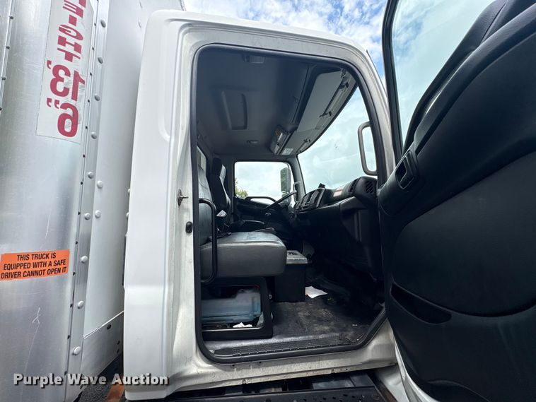 image for item ET8518 2017 Hino 268 box truck