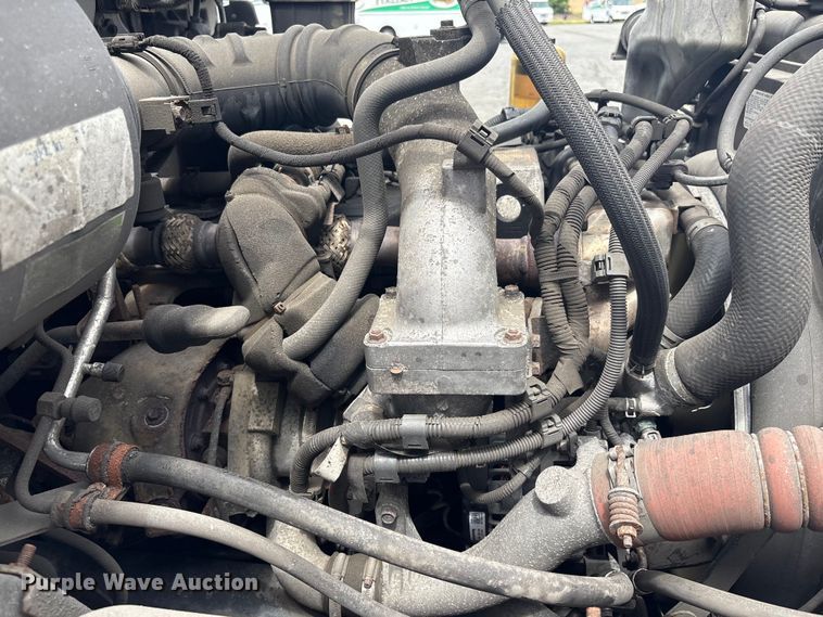 image for item ET8518 2017 Hino 268 box truck