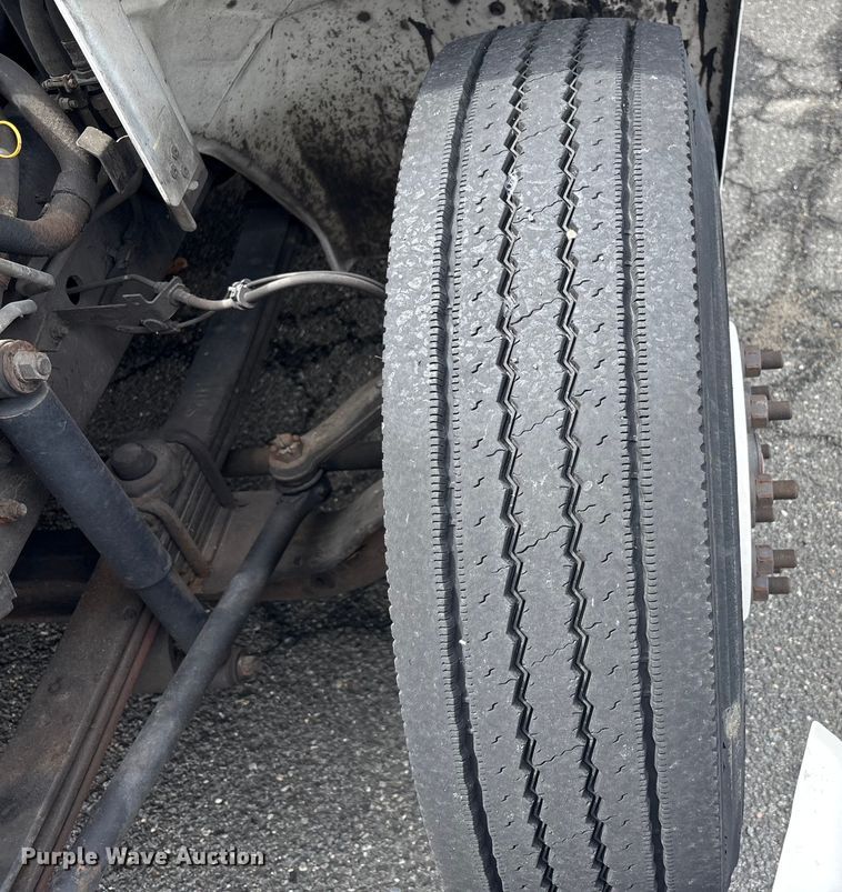 image for item ET8518 2017 Hino 268 box truck