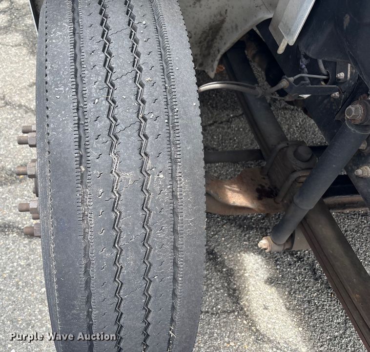 image for item ET8518 2017 Hino 268 box truck