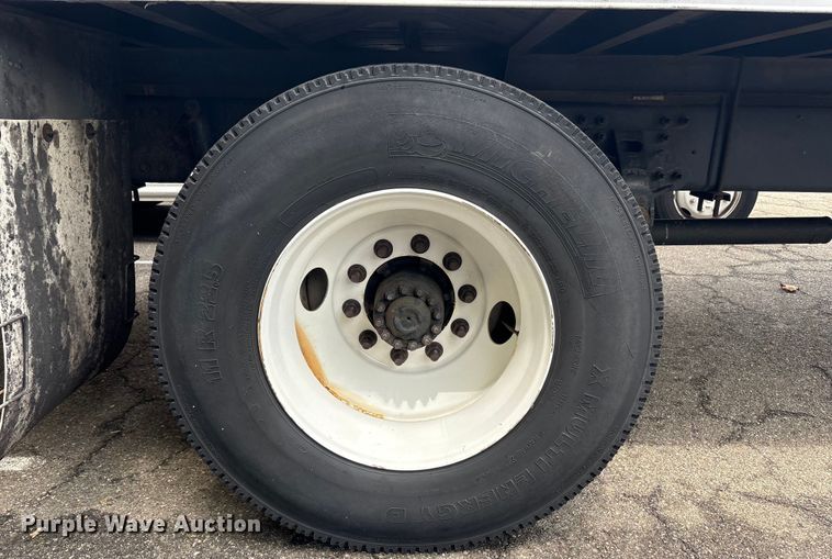 image for item ET8518 2017 Hino 268 box truck