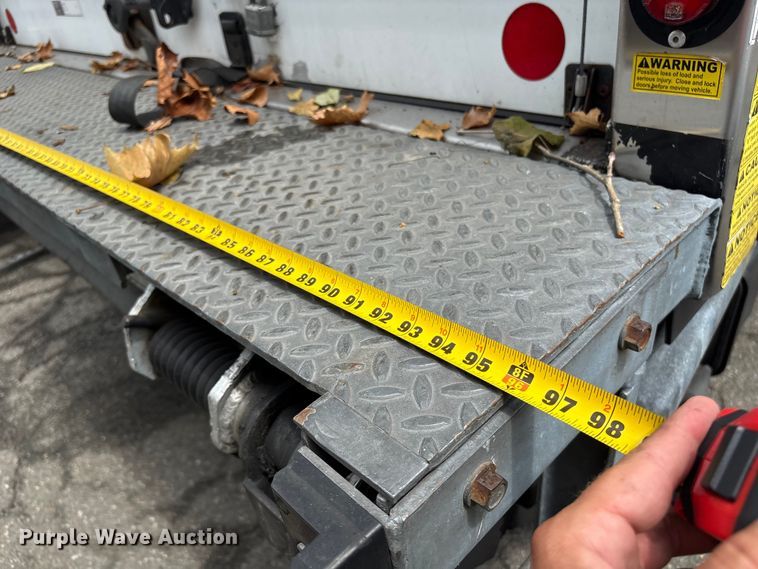 image for item ET8519 2017 Hino 268 box truck