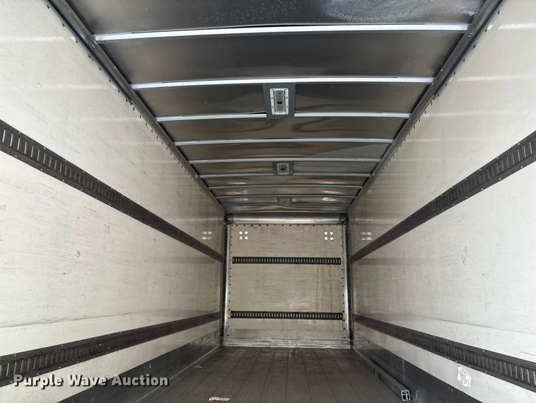 image for item ET8519 2017 Hino 268 box truck