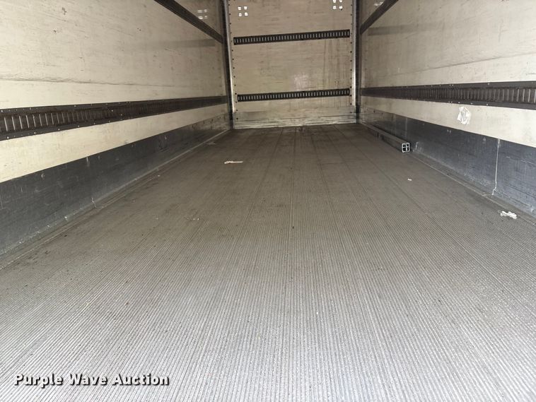 image for item ET8519 2017 Hino 268 box truck