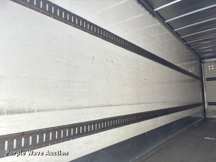 image for item ET8519 2017 Hino 268 box truck