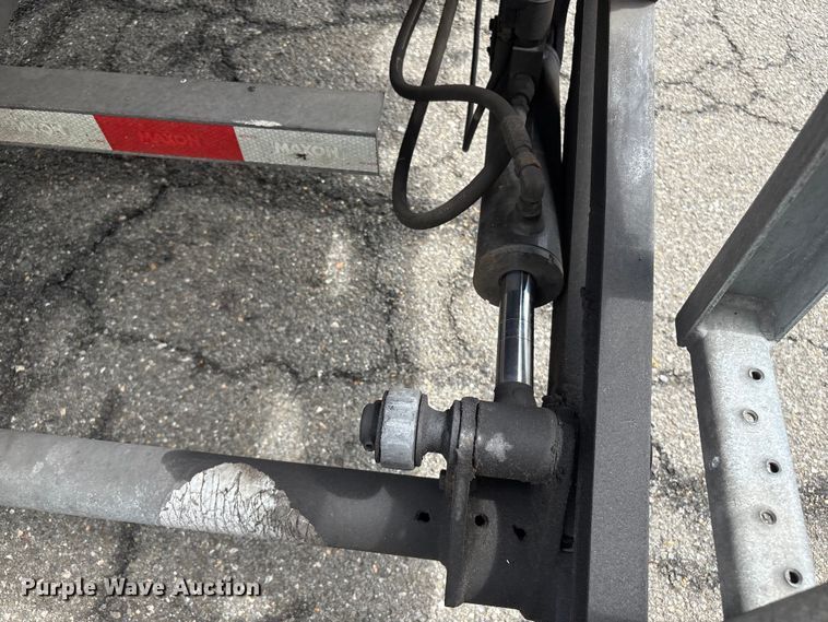 image for item ET8519 2017 Hino 268 box truck