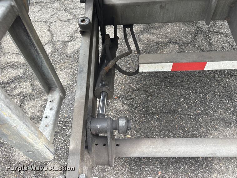 image for item ET8519 2017 Hino 268 box truck