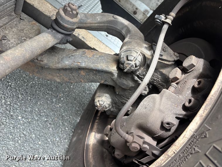 image for item ET8519 2017 Hino 268 box truck