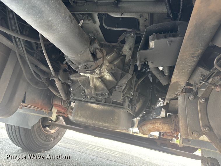 image for item ET8519 2017 Hino 268 box truck