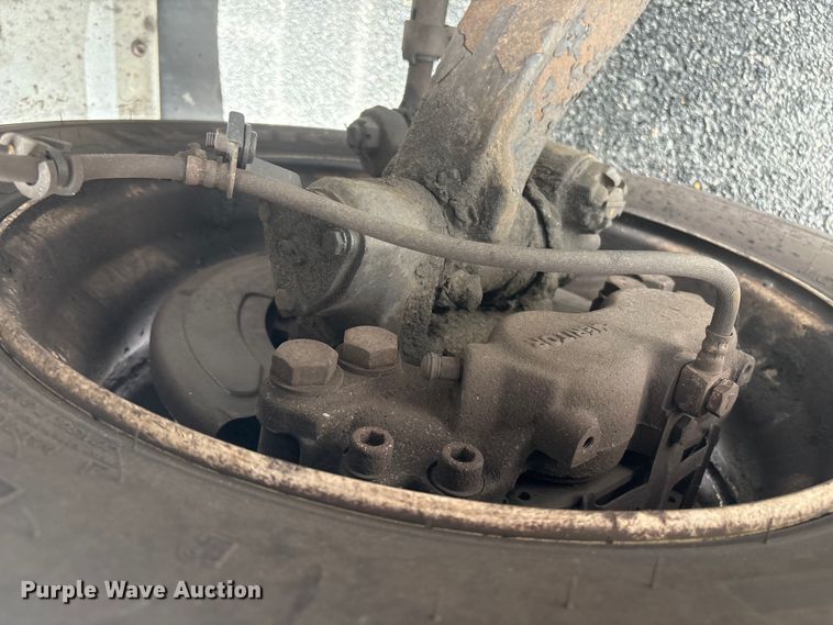 image for item ET8519 2017 Hino 268 box truck